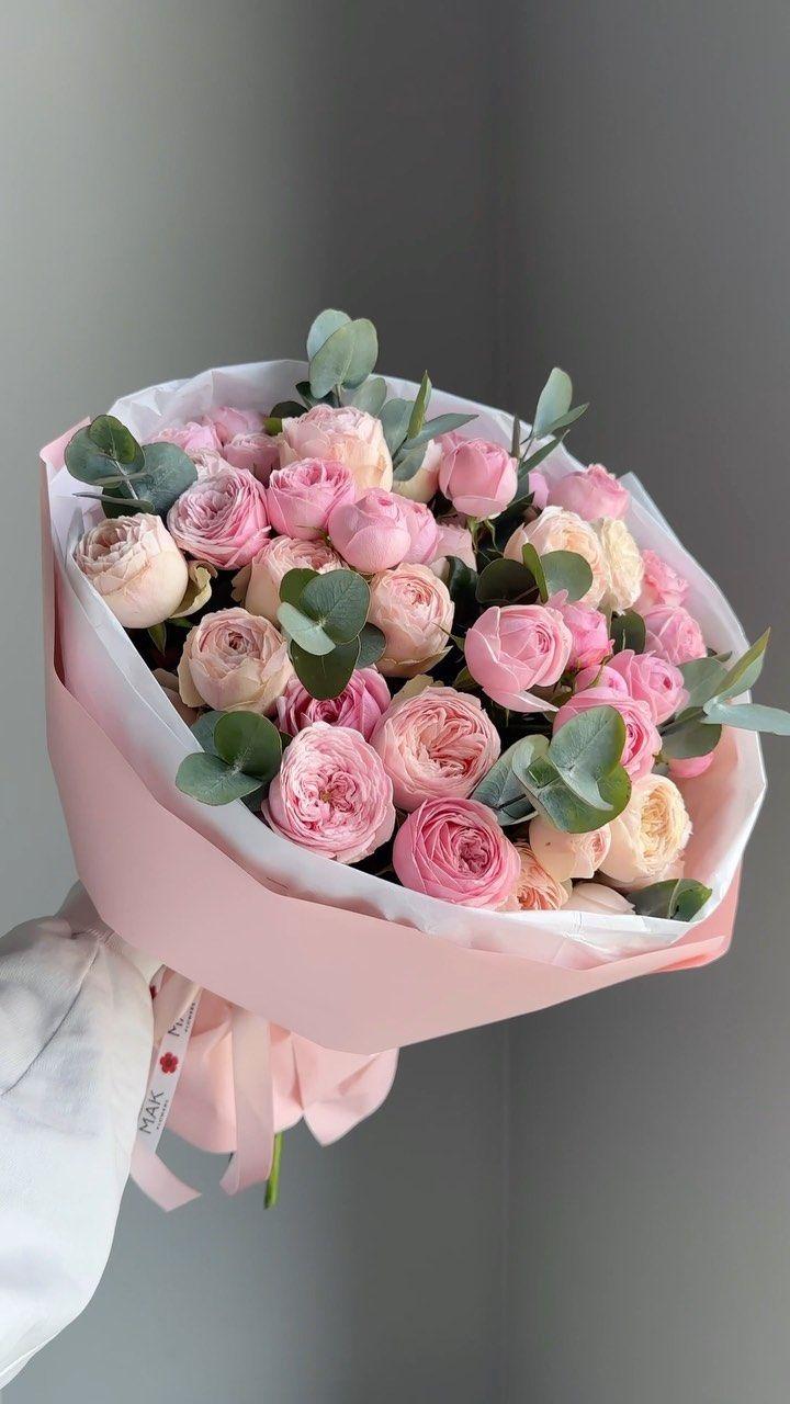 Ample Field Shift workshop space where corporate flower arrangements are designed and prepared for business delivery